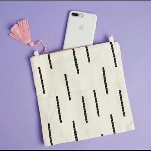 Alive tribe crossbody